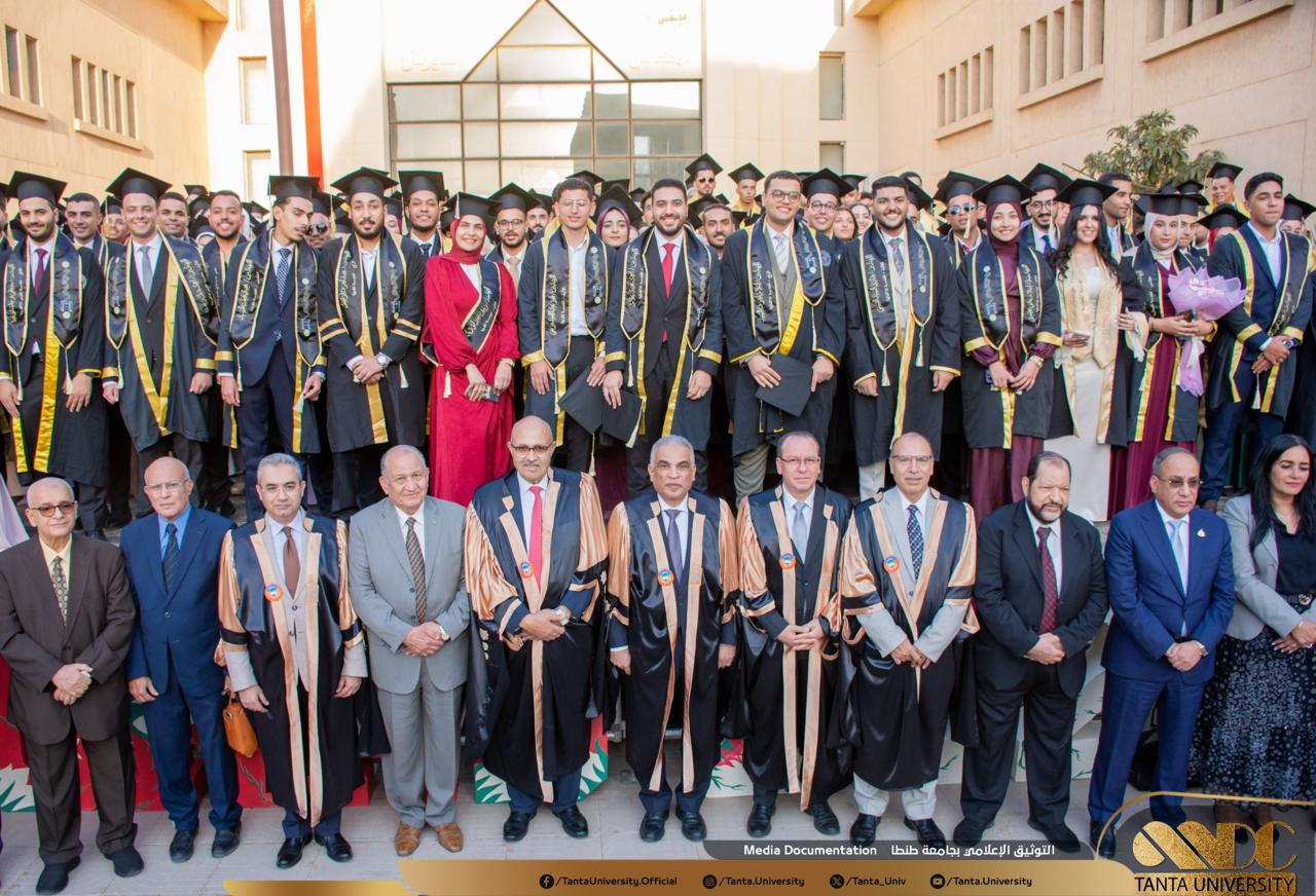 رئيس جامعة طنطا يشهد حفل تخرج الدفعة الـ31 بكلية الهندسة «دفعة الدكتور عماد عتمان»